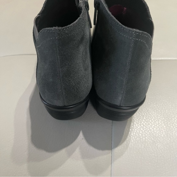 Skechers women’s booties Suede Parallel Wedge Ankle Boots size 6.5 gray - Picture 5 of 9